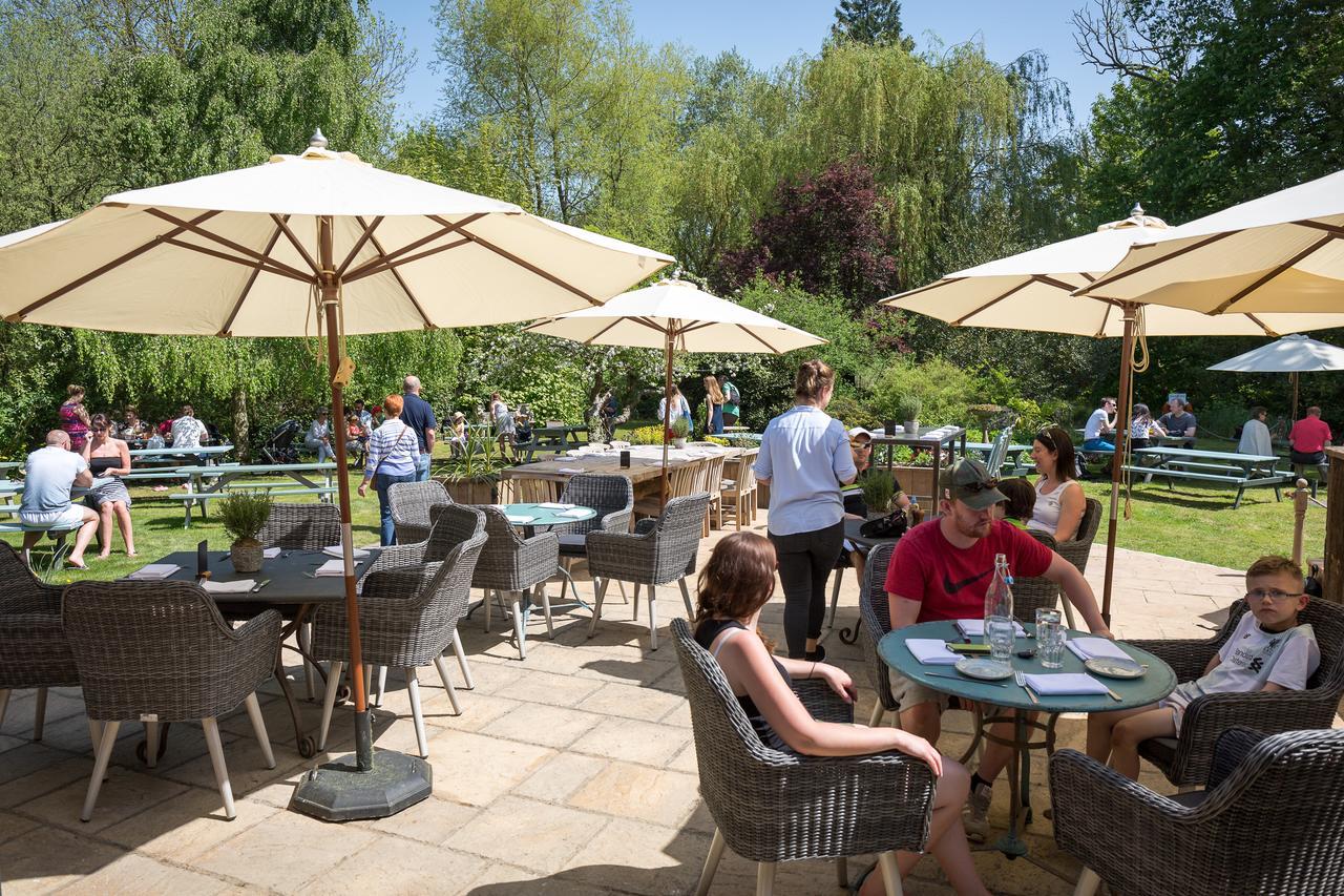The Dundas Arms Kintbury Экстерьер фото