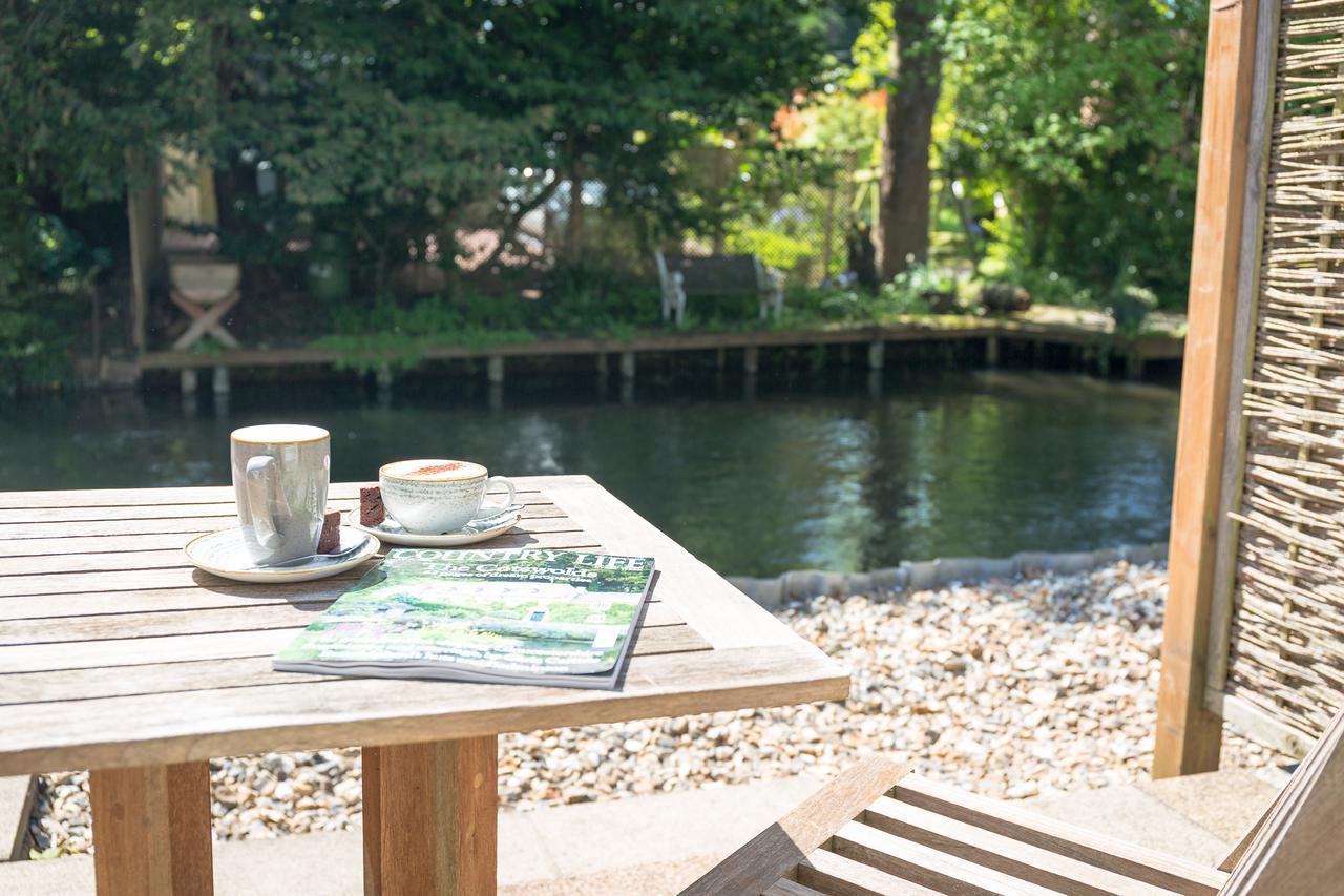 The Dundas Arms Kintbury Экстерьер фото